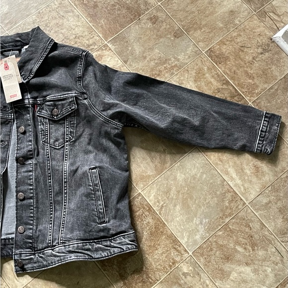 Levi’s Jacket - Picture 4 of 6